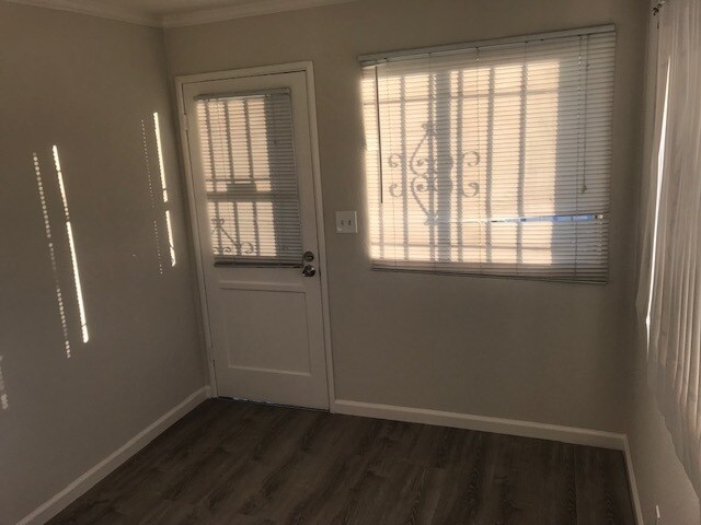 More Photos Of 401-405 S Victory Blvd, Burbank Freestanding For Lease