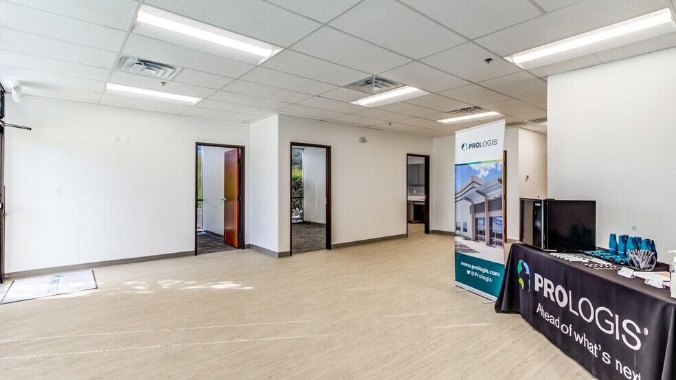 More Photos Of 4633 Perrin Crk, San Antonio Unknown For Lease