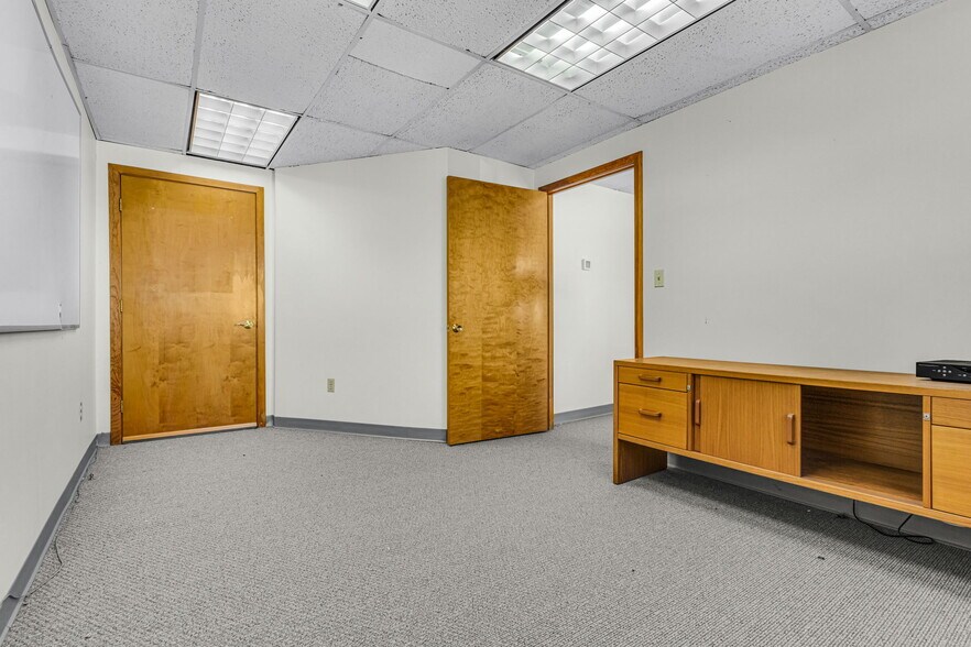 More Photos Of 345 Boston Post Rd, Sudbury Office For Lease