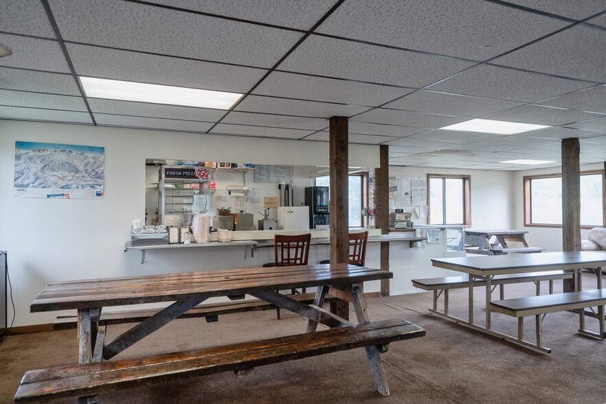 More Photos Of 167 Hill Rd, Kingston Sports And Entertainment For Sale