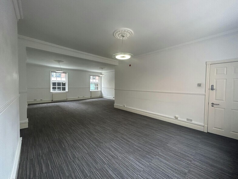 More Photos Of 62 Wellington St, Leeds Office For Lease