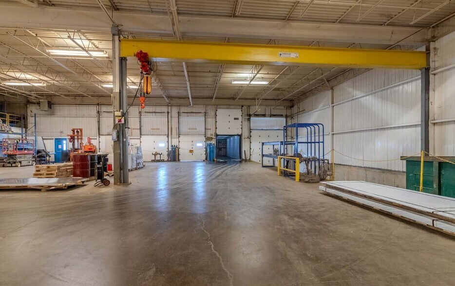 More Photos Of 570 Southgate Dr, Guelph Warehouse For Lease