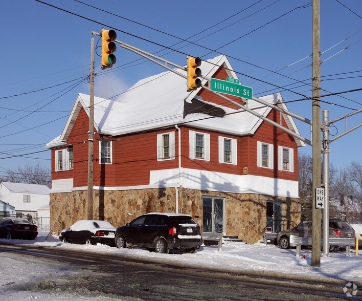 More Photos Of 2202 N Illinois St, Indianapolis Storefront Retail Office For Lease