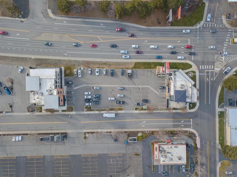 More Photos Of 1022 N Columbia Center Blvd, Kennewick Restaurant For Lease
