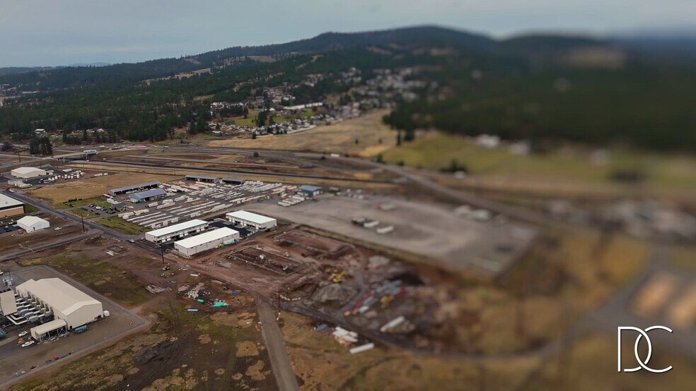 More Photos Of 4524 N Barker Rd, Spokane Valley Showroom For Lease