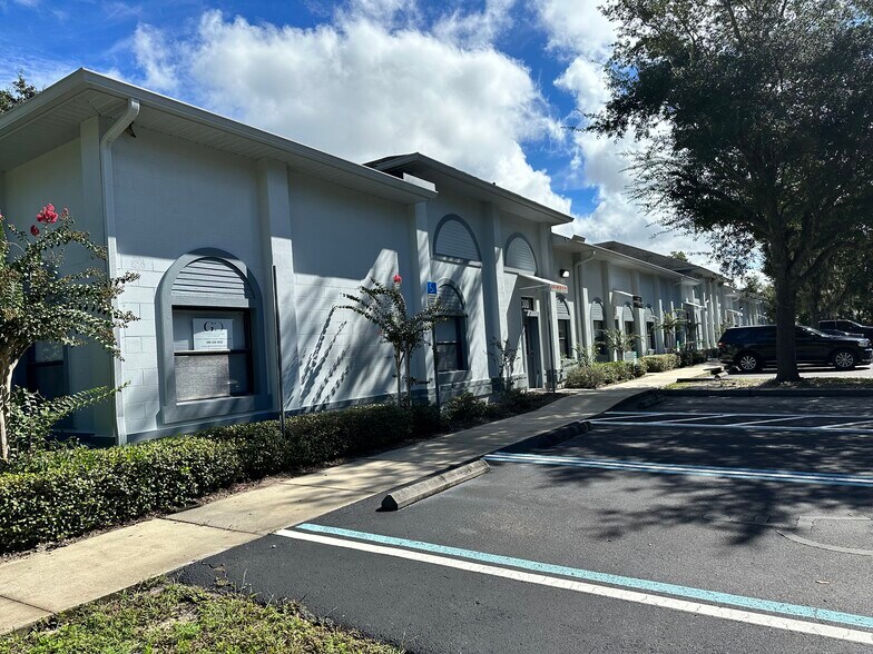 Primary Photo Of 221 Strawberry Oaks Dr, Orange City Light Manufacturing For Lease