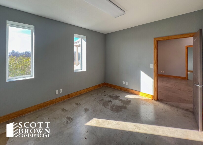 More Photos Of 212 Lake Rd, Bridgeport Industrial For Sale