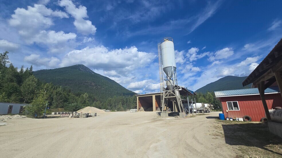 More Photos Of 1500 Hot Springs Rd, Nakusp Industrial For Sale