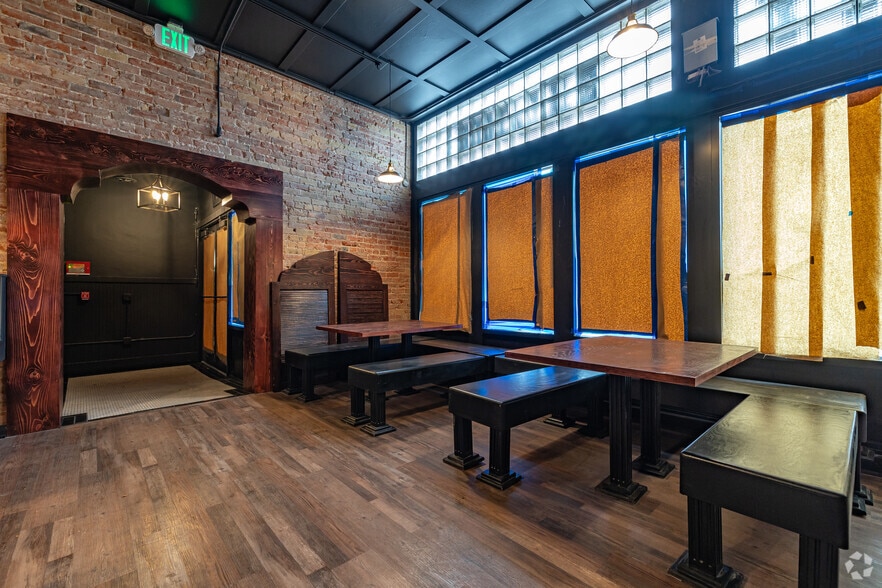 More Photos Of 1011 Front St, Evanston Restaurant For Lease