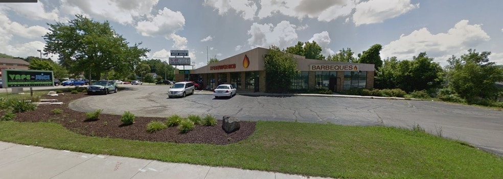 Primary Photo Of 4437 E State St, Rockford Freestanding For Lease