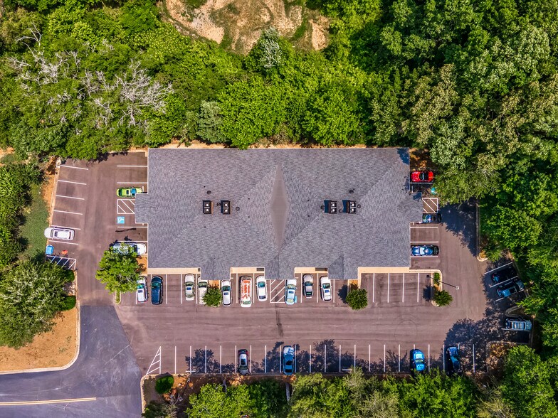 More Photos Of 425 E Crossville Rd, Roswell Office For Sale