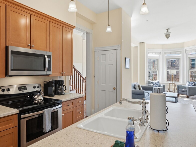 More Photos Of 8-10 E Main St, Richmond Apartments For Sale