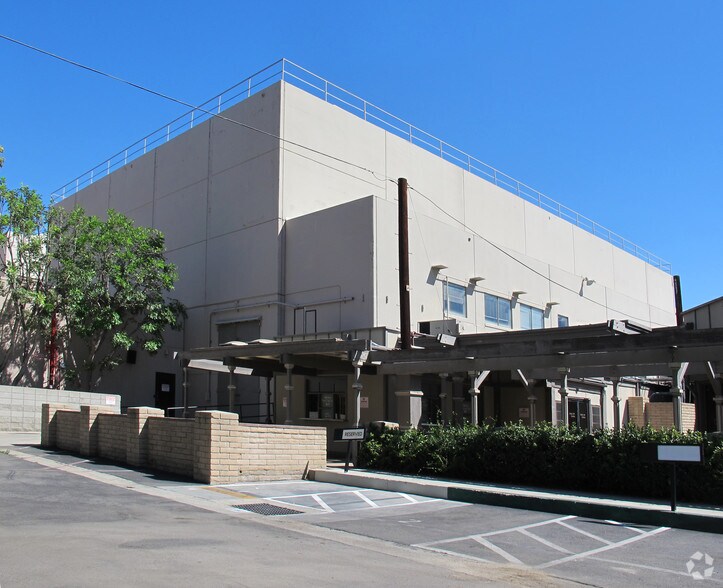 More Photos Of 3000 W Alameda Ave, Burbank Movie Radio TVStudio For Lease