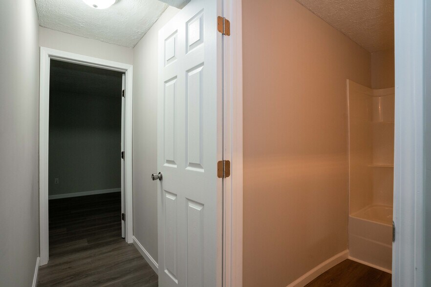 More Photos Of 412 Woodcreek Dr, Radcliff Apartments For Sale