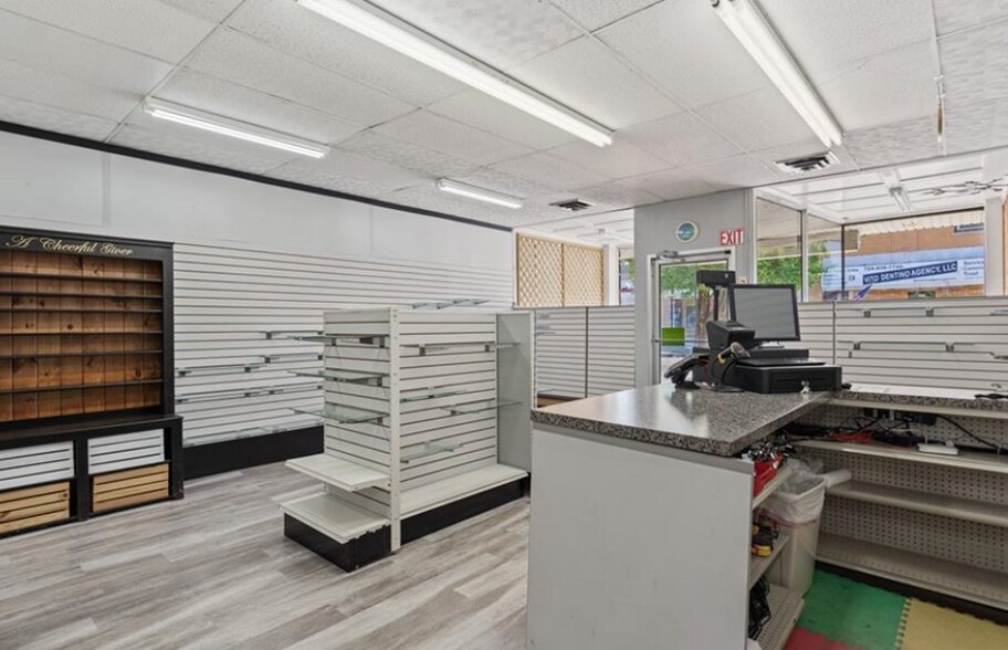 More Photos Of 320-322 3rd St, California Storefront Retail Residential For Sale