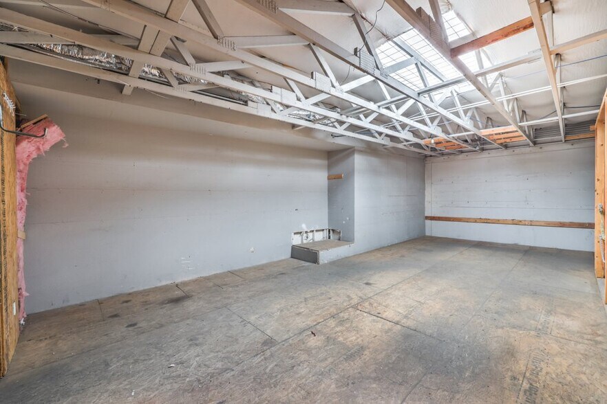 More Photos Of 5965 Harrison Dr, Las Vegas Warehouse For Lease