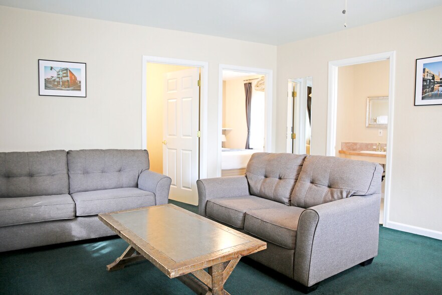More Photos Of 816 W Main St, Grass Valley Hotel For Sale