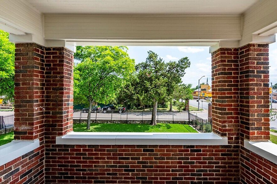 More Photos Of 2837 Hemphill St, Fort Worth Apartments For Sale
