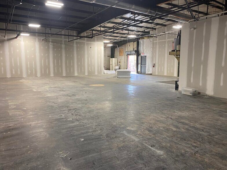 More Photos Of 2815 W Market St, Johnson City Freestanding For Lease