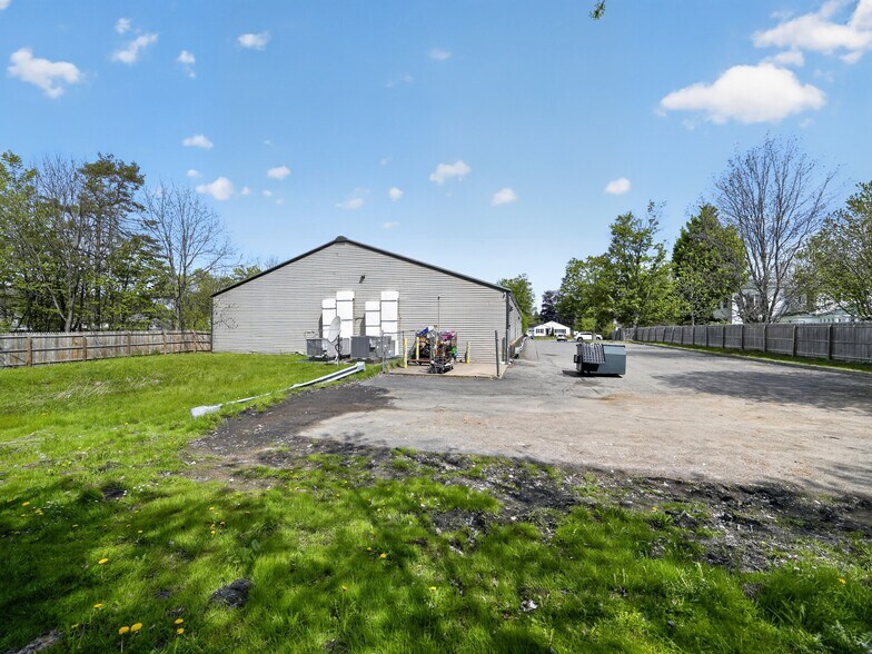 More Photos Of 3391 Main St, Mexico Freestanding For Sale