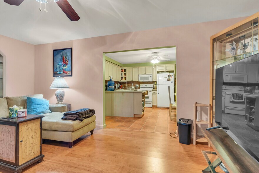 More Photos Of 236-238 Stuyvesant Ave, Lyndhurst Storefront For Sale