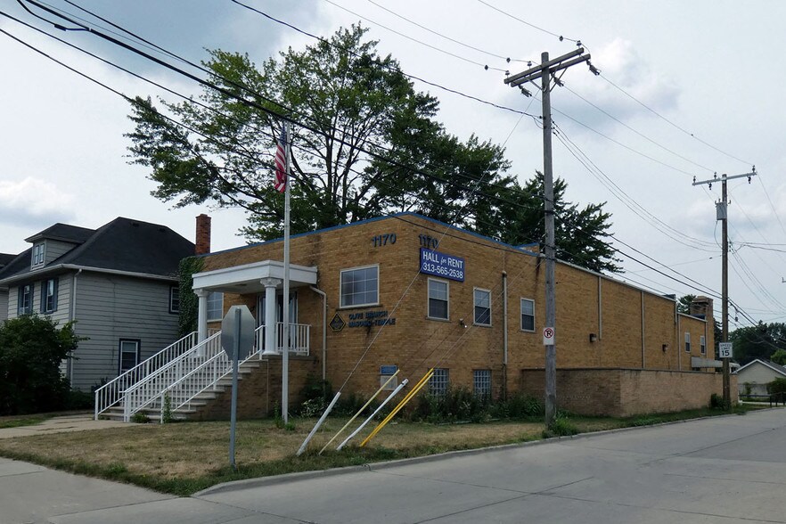 Primary Photo Of 1170 Mason St, Dearborn Medical For Sale