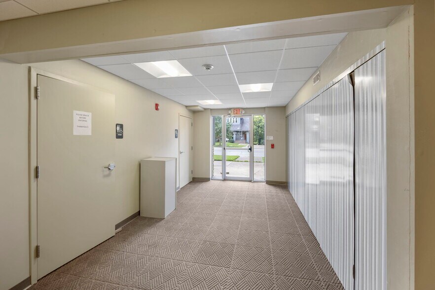 More Photos Of 2181 Victory Pky, Cincinnati Office Residential For Lease