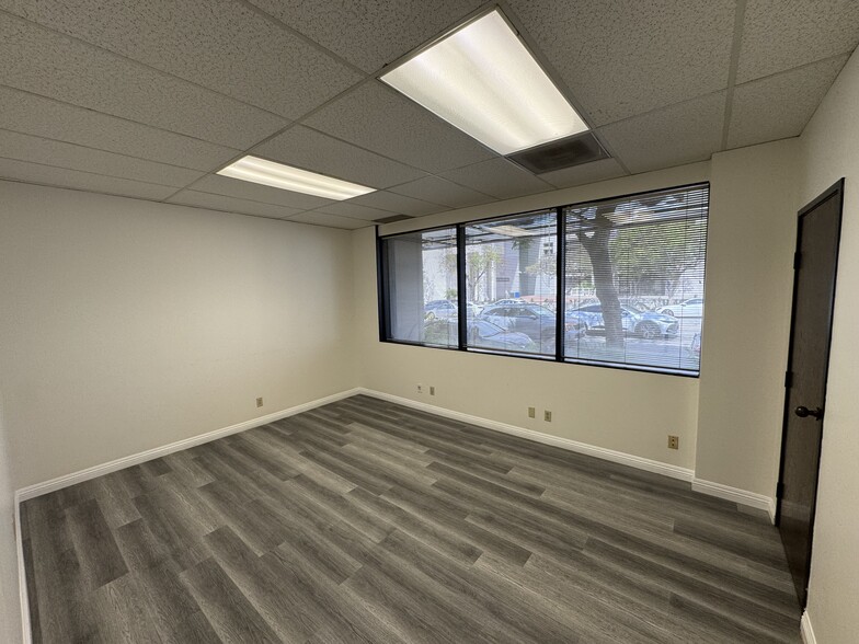 More Photos Of 144 N Glendale Ave, Glendale Office For Lease