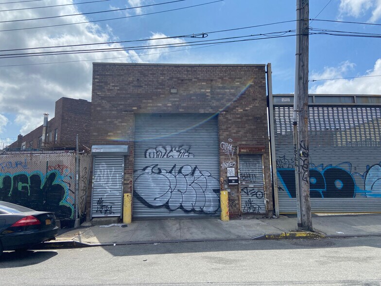 Primary Photo Of 338 Nassau Ave, Brooklyn Warehouse For Sale