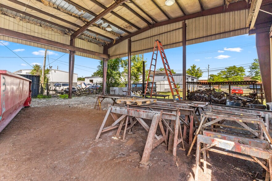 More Photos Of 16136 White Ave, Allen Park Warehouse For Sale