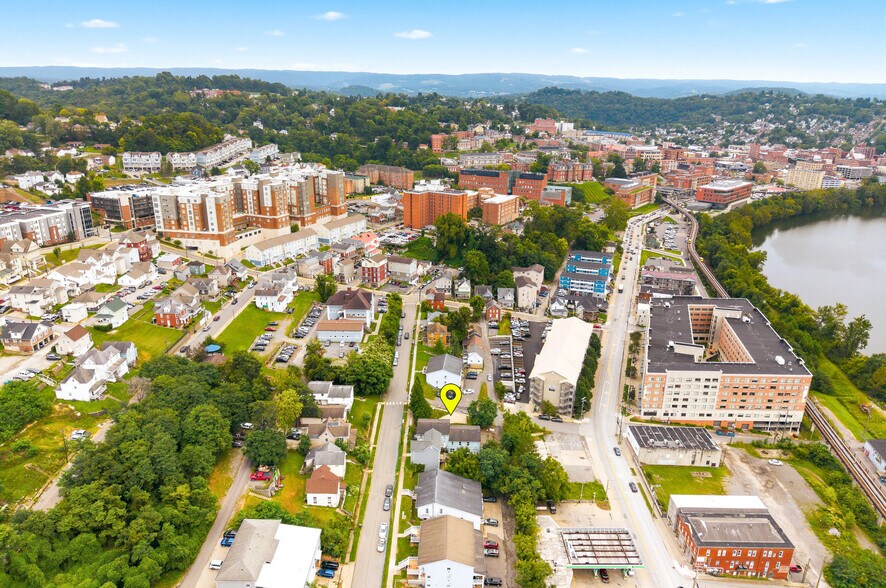 More Photos Of 409 McLane Avenue, Morgantown Apartments For Sale