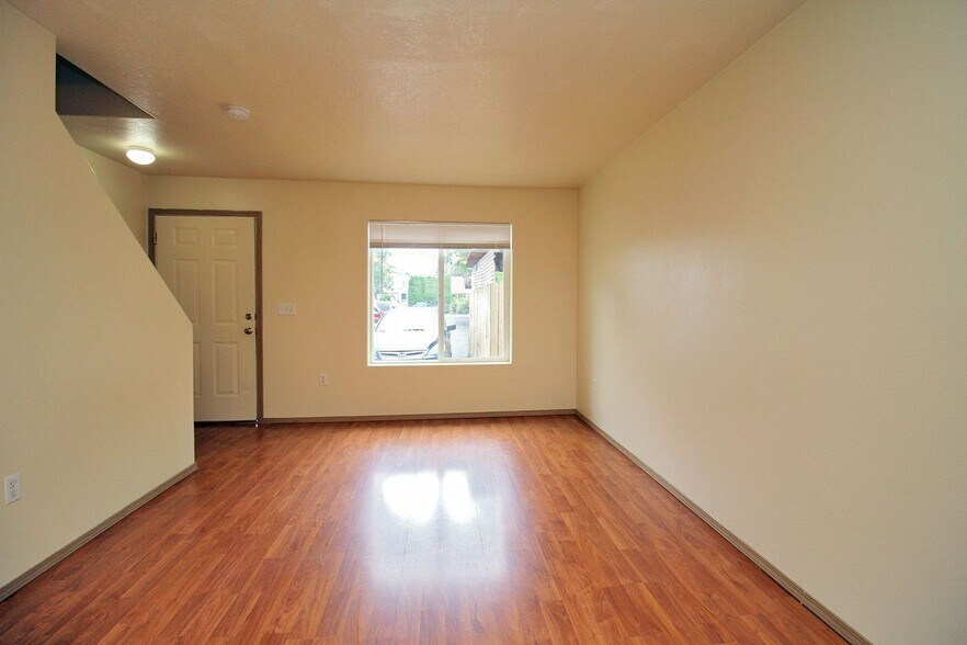 More Photos Of 3548 SE 119th St, Portland Apartments For Sale