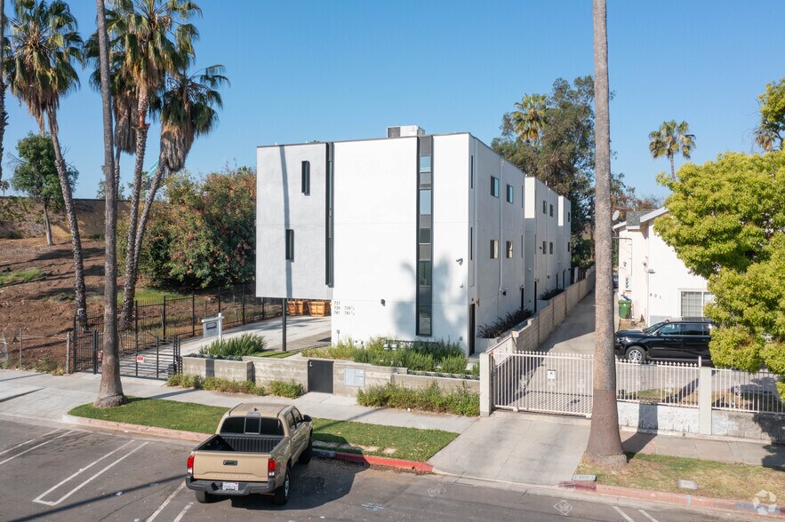 More Photos Of 739 N Mariposa Ave, Los Angeles Apartments For Sale