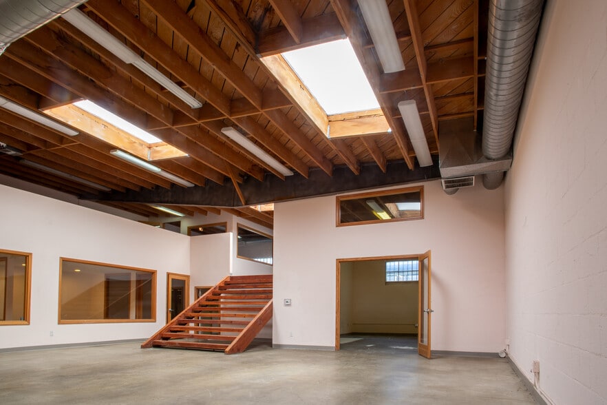 More Photos Of 2228 Barry Ave, Los Angeles Warehouse For Lease