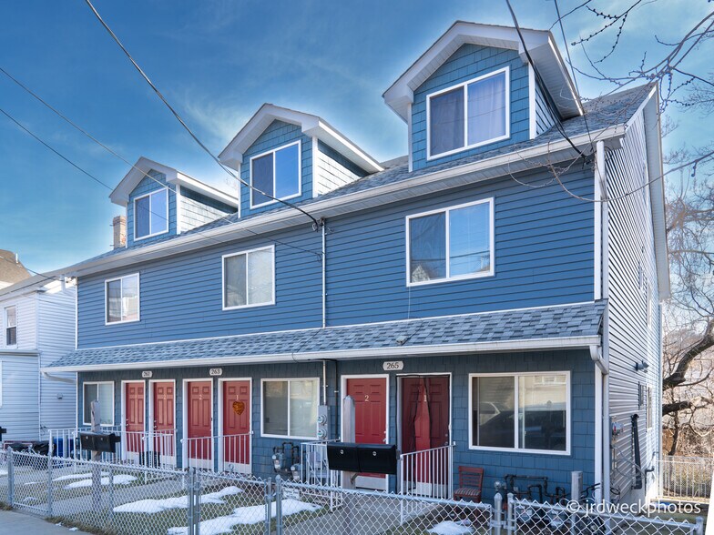 Primary Photo Of 261 York Ave, Staten Island Apartments For Sale
