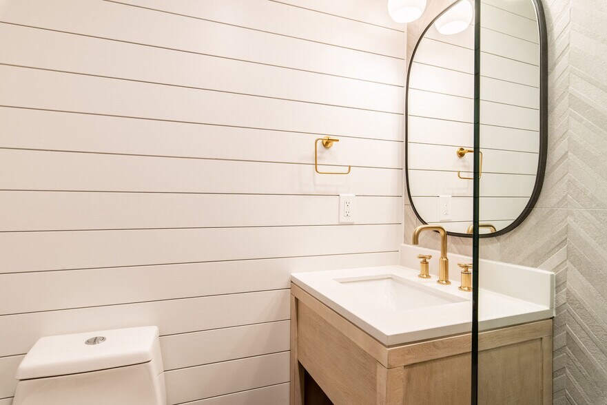 More Photos Of 306 Loch Leven Rd, Lake Arrowhead Hotel For Sale