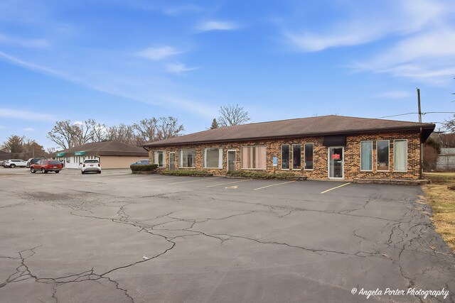 More Photos Of 4901 W Elm St, McHenry Office For Sale