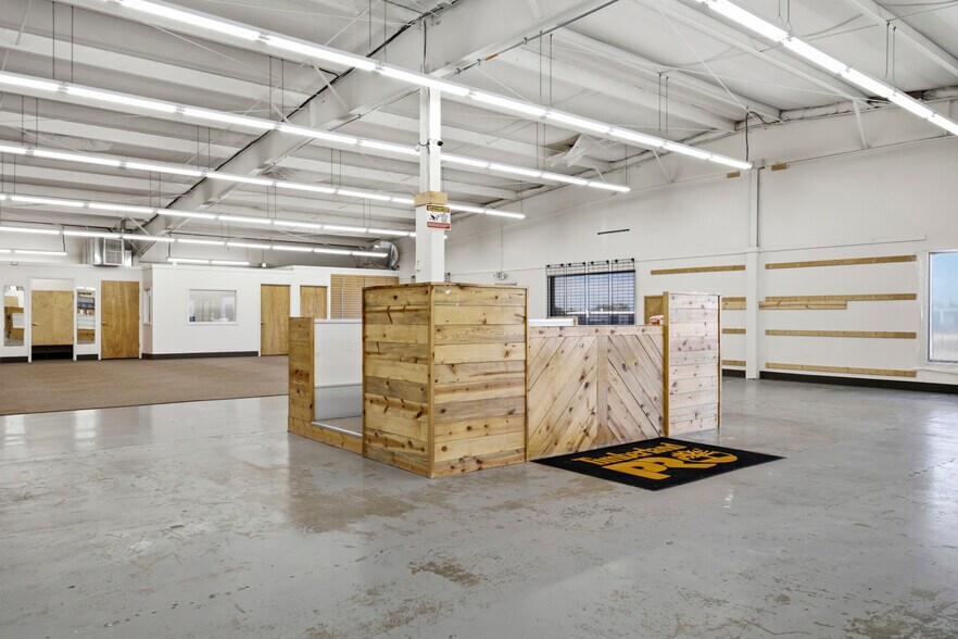 More Photos Of 2015-2017 2nd Ave, Greeley Warehouse For Sale