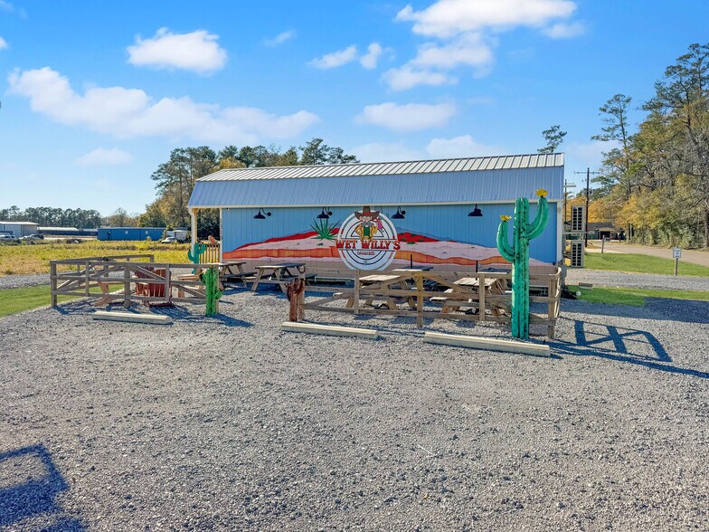 More Photos Of 1310 Highway 96 S, Silsbee Flex For Sale