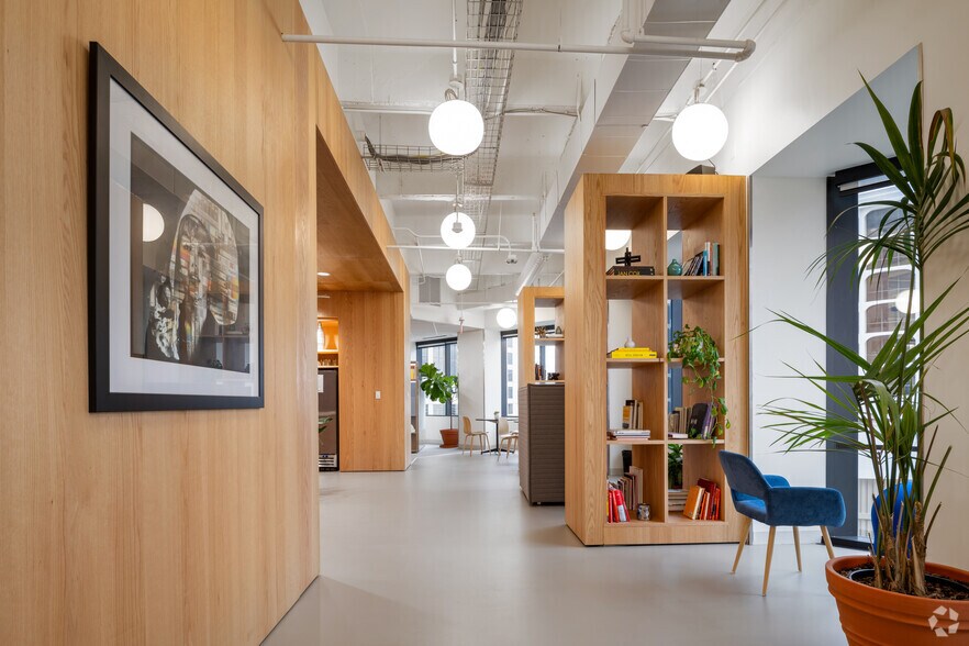 More Photos Of 111 Congress Ave, Austin Office For Lease