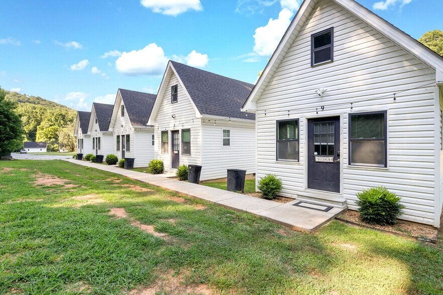 More Photos Of 10360 AL-227, Albertville Specialty For Sale