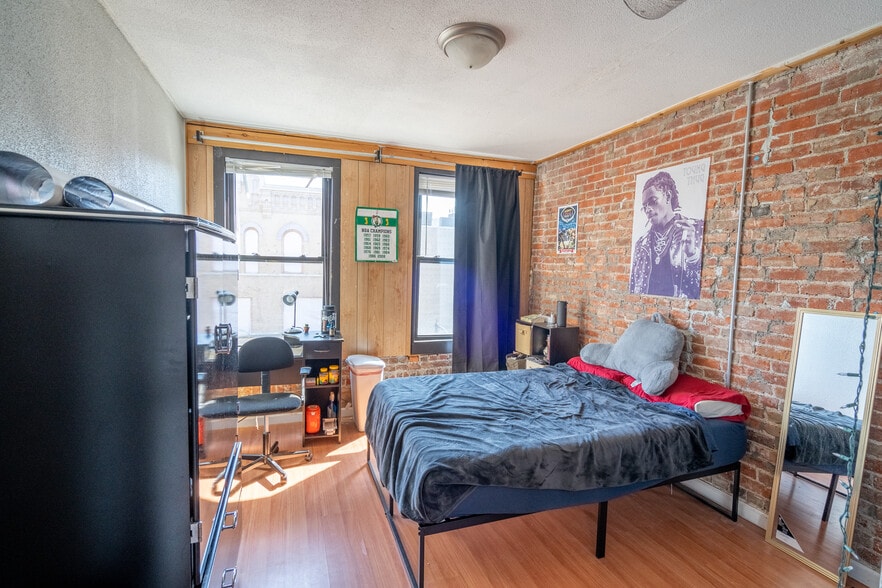 More Photos Of 31 Court St, Binghamton Storefront Retail Residential For Sale