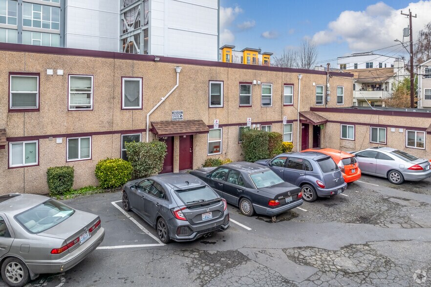 More Photos Of 8600 Aurora Ave N, Seattle Apartments For Sale