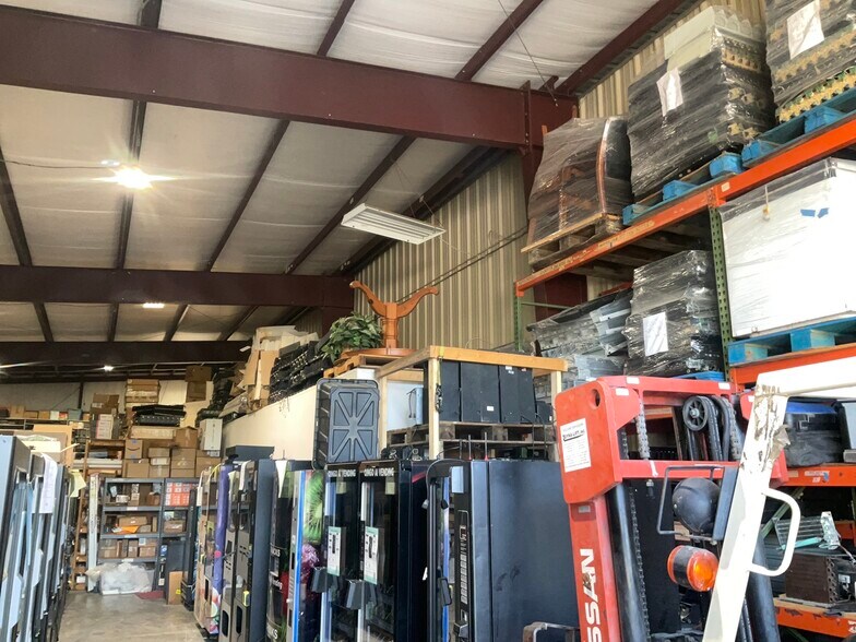 More Photos Of 11607 Prospect Dr, Odessa Manufacturing For Sale