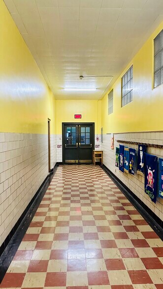 More Photos Of 1018 College Ave, Niagara Falls Schools For Sale