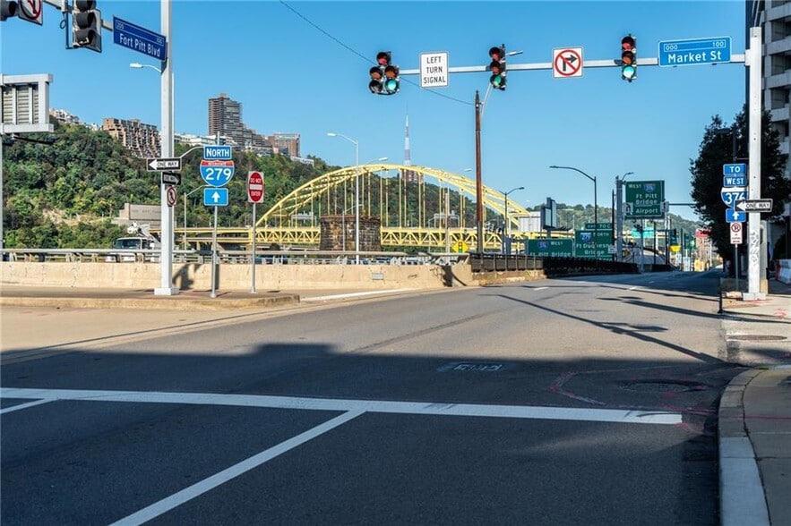 More Photos Of 10 Market St, Pittsburgh Restaurant For Sale