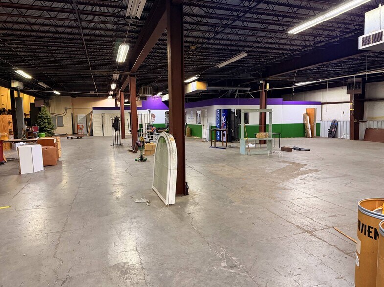 More Photos Of 1612 Congress Pky S, Athens Bank For Sale