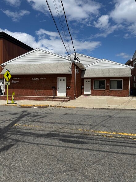 Primary Photo Of 103-105 Union St, Lodi Medical For Sale