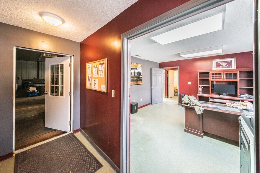 More Photos Of 72 Satellite Ln, Calvert City Industrial For Sale