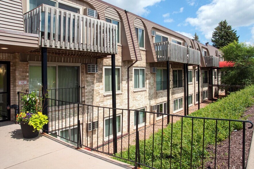 More Photos Of 3908 Cedar Grove Pky, Eagan Apartments For Sale